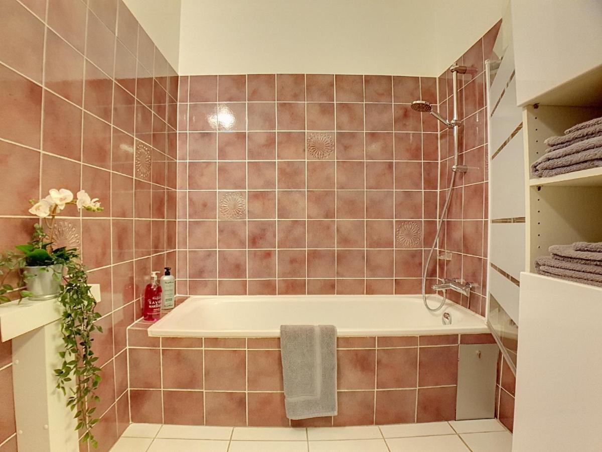 Stop Chez M Cozy # Qualite # Confort # Simplicite Пьер-Бенит Экстерьер фото
